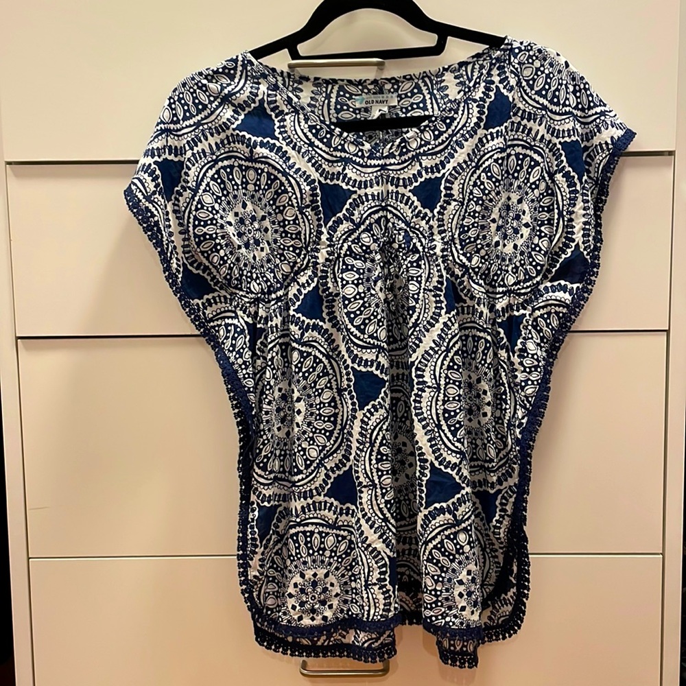 Old Navy Blue and White Short Steve Top